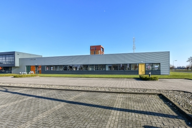 Score huurt ca. 350 m² opslagruimte in Duiven