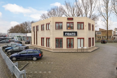 Bedrijfscomplex van ruim 800 m2 op IJsseloord 1 verhuurd