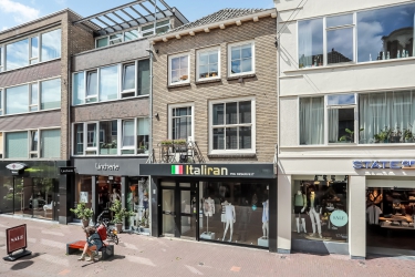 Desing Studio – By AJNEMRA huurt in de Bakkerstraat